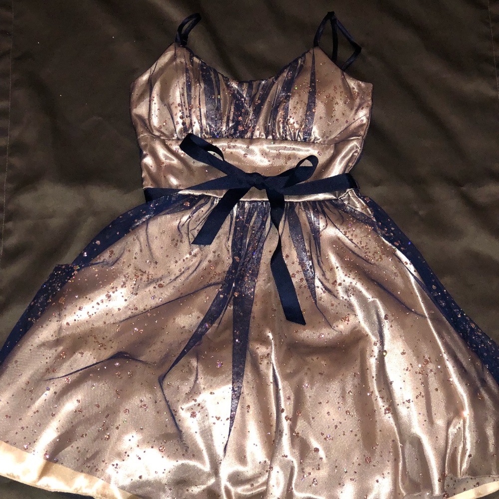 Dress - Picture 1 of 1